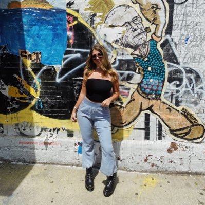 Profile Picture of Julianna Kelly (@jullkelly) on Twitter