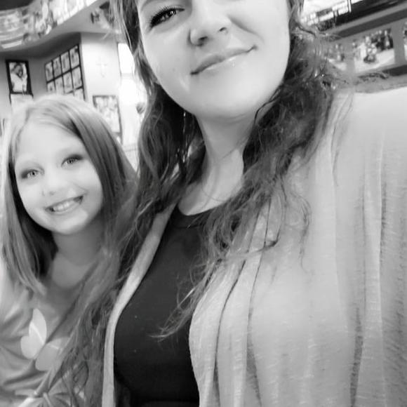 Profile Picture of Abigail Freeman (@abigailfreem120) on Poshmark