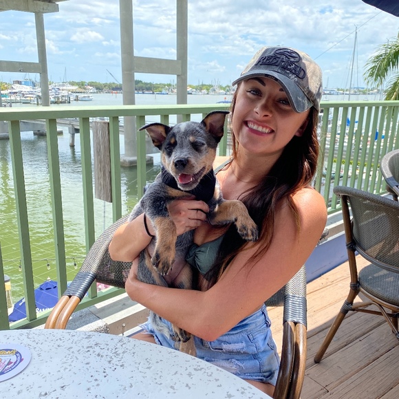 Profile Picture of Darrian Enterline (@darrian321) on Poshmark