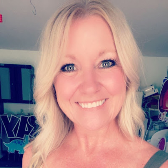 Profile Picture of Stacy Labishak (@stacy_labishak) on Poshmark