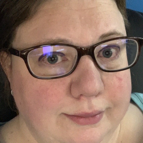 Profile Picture of Amy Werkmeister (@sgscape) on Poshmark