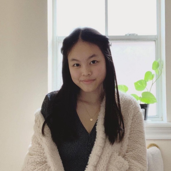 Profile Picture of Jasmine Huang (@jhuang103) on Poshmark