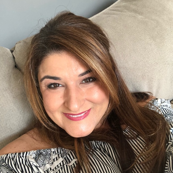 Profile Picture of Jennifer Fantozzi (@jenfan75) on Poshmark