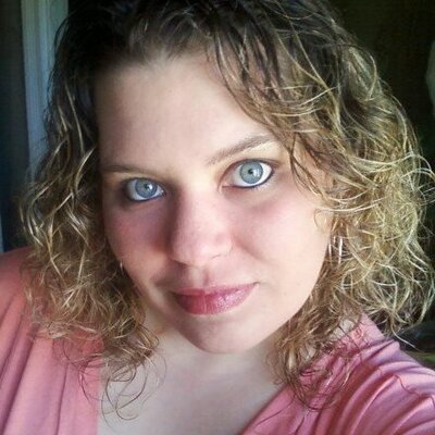 Profile Picture of Danielle Button (@Dee32581) on Twitter