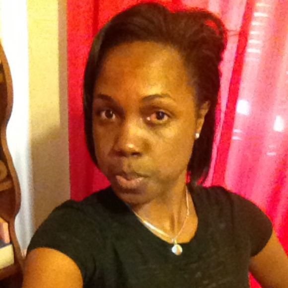 Profile Picture of Maudria Tuitt (@maudria) on Poshmark