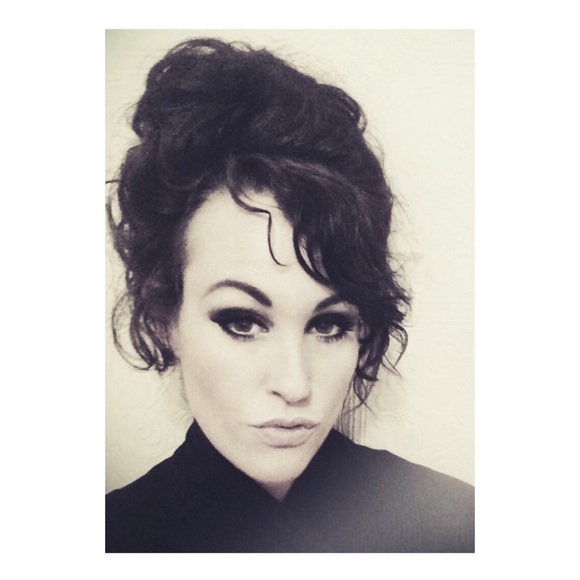 Profile Picture of Shannon Prutzman (@shannonniccole1) on Poshmark