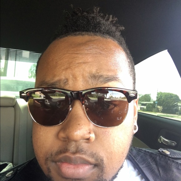 Profile Picture of Greg Fletcher (@gregums09) on Poshmark