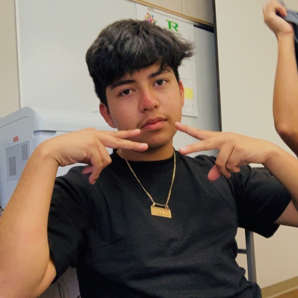 Profile Picture of Arturo Cabrera (@churroyt) on Poshmark