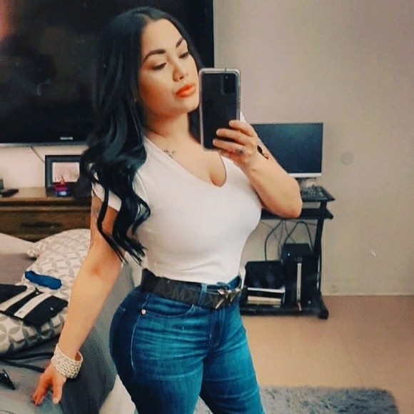 Profile Picture of Isabel Delgado (@isabeldelgad714) on Poshmark
