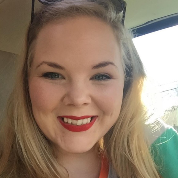 Profile Picture of Addie Walker (@xoaddie_rose) on Poshmark