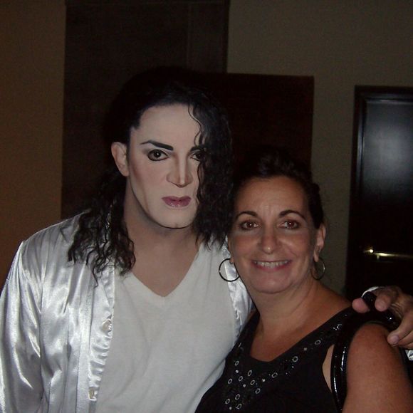 Profile Picture of Dianne Colapinto (@dcolapinto) on Poshmark