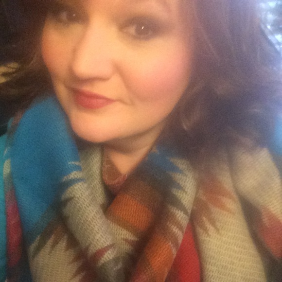 Profile Picture of Paula Forsyth (@powerofpaula) on Poshmark