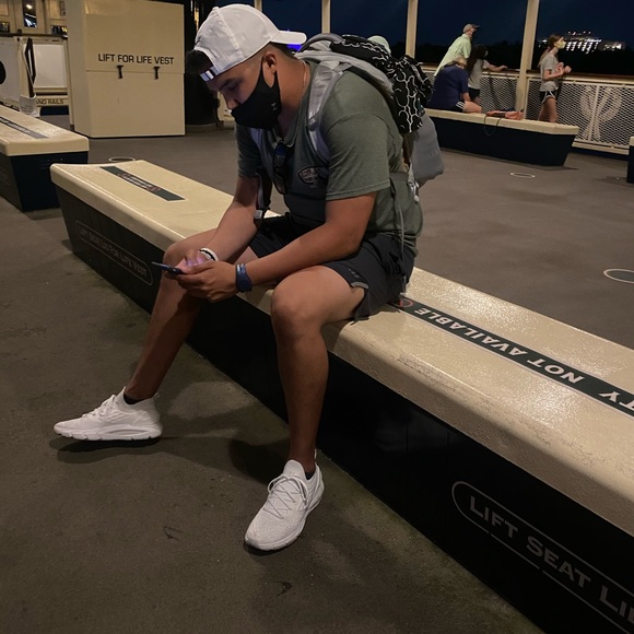 Ben Pelingon - Poshmark Profile Picture of Ben Pelingon (@benpelingon) on Poshmark