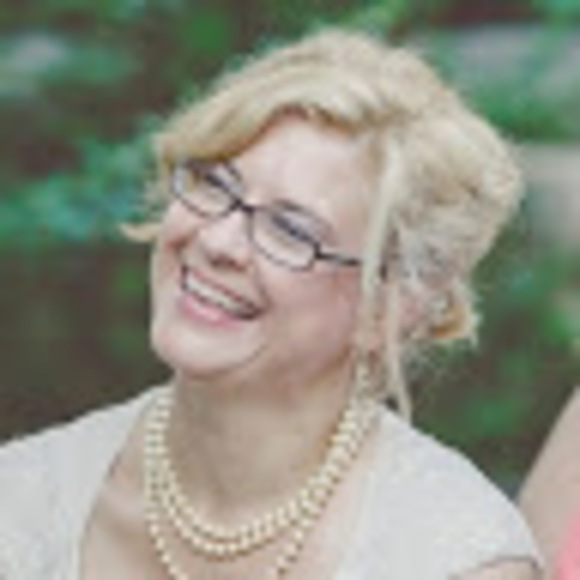 Profile Picture of Amy Taber (@amy_taber) on Poshmark