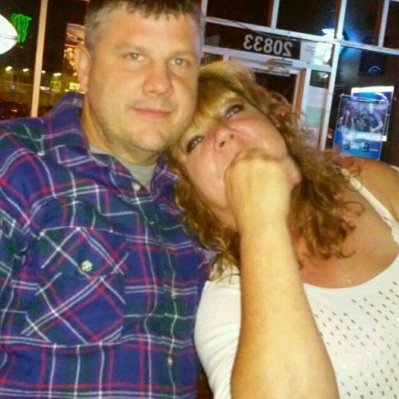 Profile Picture of Becky Teutsch (@beckay) on Poshmark