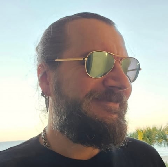 Profile Picture of Richard Bailey (@rhbailey1982) on Poshmark