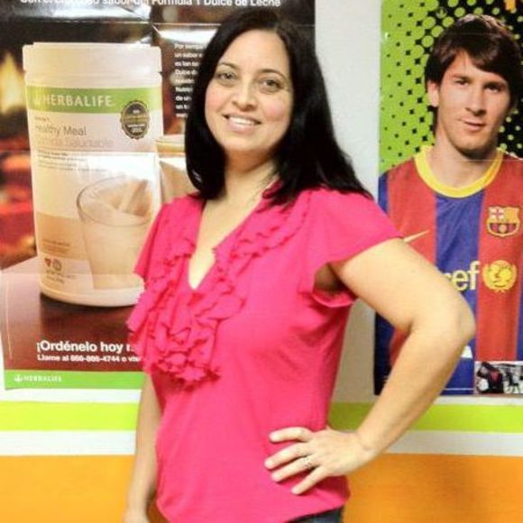 Profile Picture of Ivette Aldarondo (@aldarondoi) on Poshmark