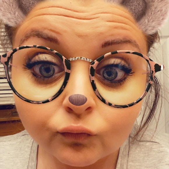 Profile Picture of Christina Sickinger (@c_sickinger) on Poshmark