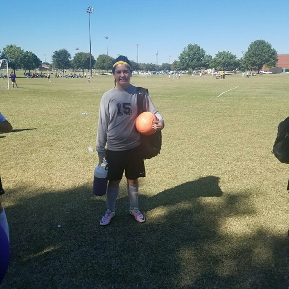 Profile Picture of Emily Craven (@90sfam) on Poshmark