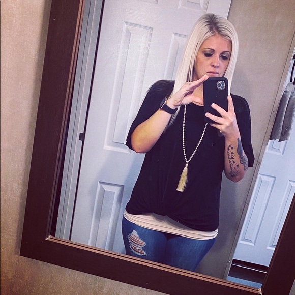 Profile Picture of Amanda Cuthrell (@amandacuthrell) on Poshmark