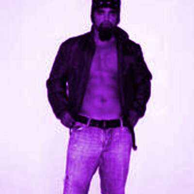 Profile Picture of Patrick Candelaria (@Candlecakes) on Twitter