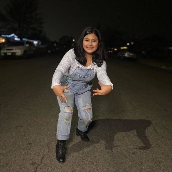 Profile Picture of Nathaly Cabrera (@nathalycabrera) on Poshmark