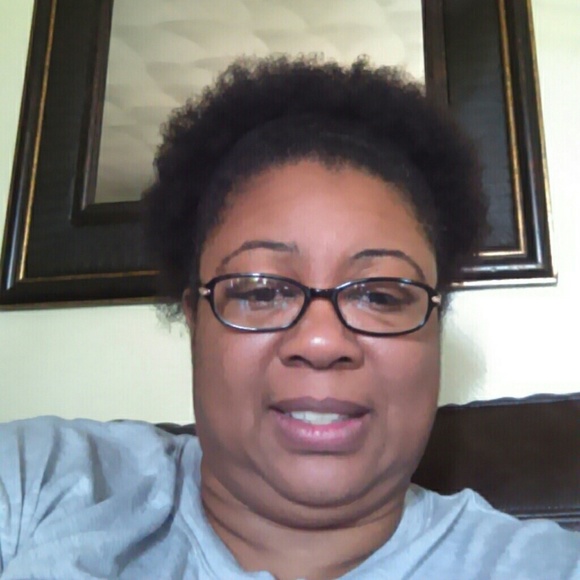 Profile Picture of Carolyn Witcher (@carolynwitcher) on Poshmark
