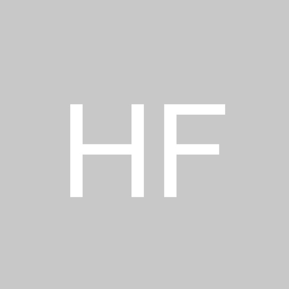 Profile Picture of Haley Friedlein (@halezfried7) on Poshmark