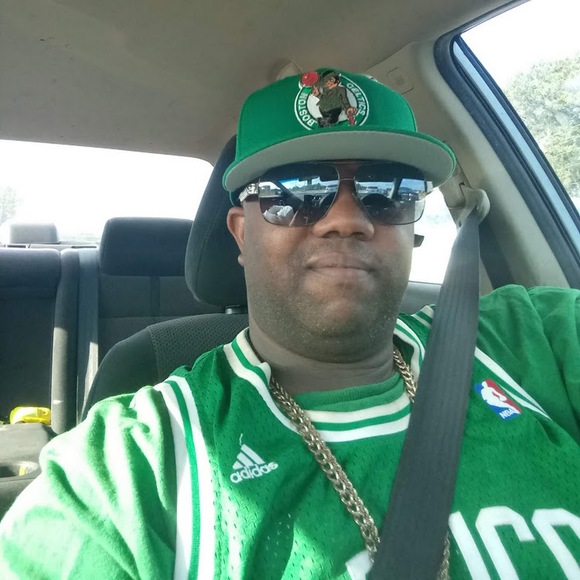 Profile Picture of Brandon Bowles (@brandonbowles29) on Poshmark