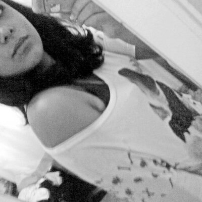 Profile Picture of ∞ Deeh :3 (@deborah_inacio_) on Twitter