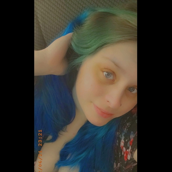 Profile Picture of Cheyanna Pallone (@cheyannapallone) on Poshmark