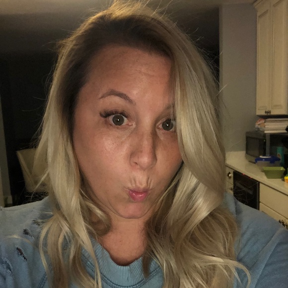 Profile Picture of Katie Merling (@kxkarner) on Poshmark