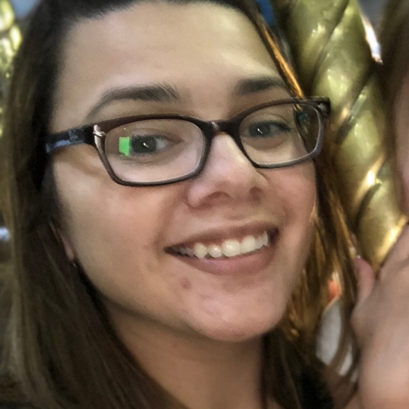 Profile Picture of Amanda Arroyo (@arroyoamanda) on Poshmark