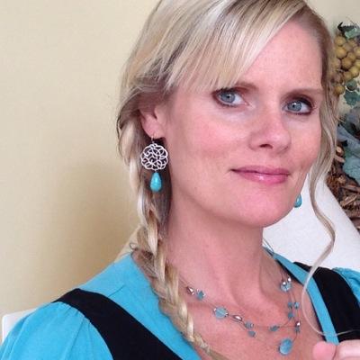 Profile Picture of Deborah Saenz (@Saenzclass) on Twitter