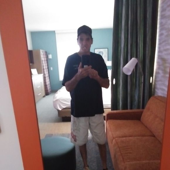 Profile Picture of Billy Bates (@batesb983) on Poshmark