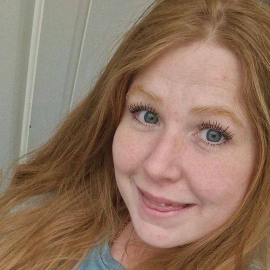 Profile Picture of lauraloulou (@lauralou142) on Tiktok