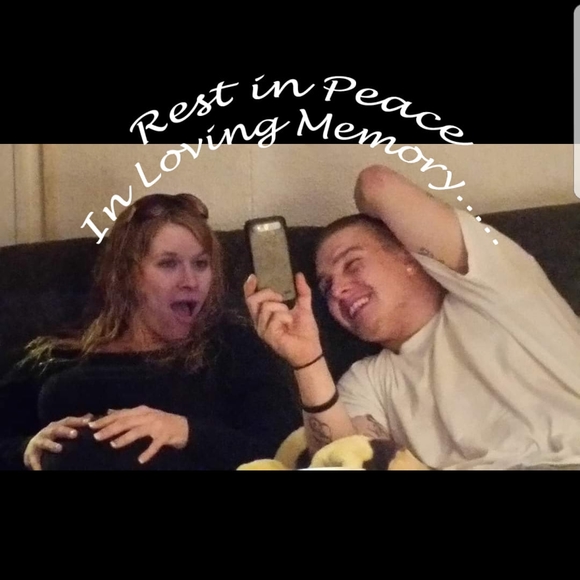 Profile Picture of Cassi Collins (@cassilyn23) on Poshmark