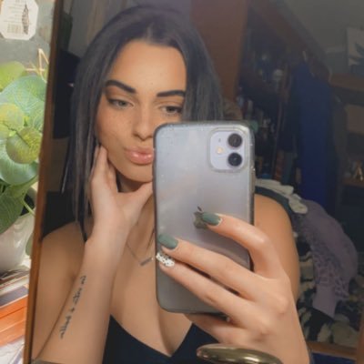 Profile Picture of Kat (@Katelyn_LaCross) on Twitter