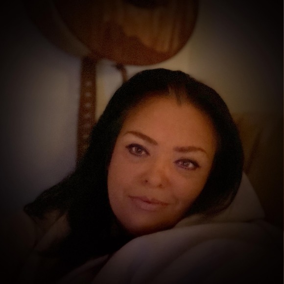 Profile Picture of Chris Gagnon (@chrisluvsjm) on Poshmark