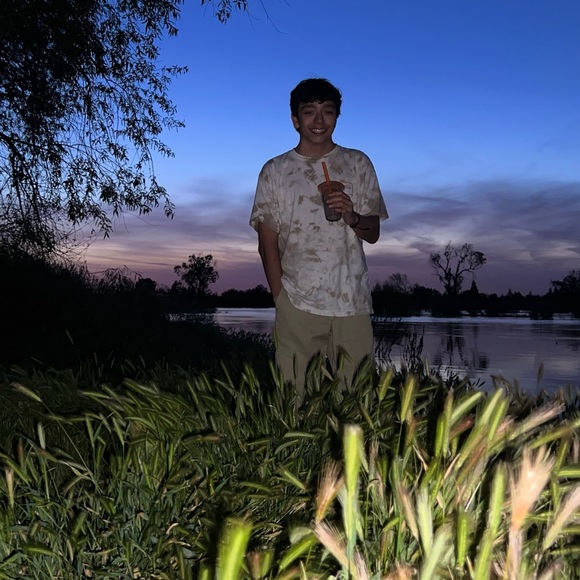 Profile Picture of Austin Robinette (@aurob1) on Poshmark