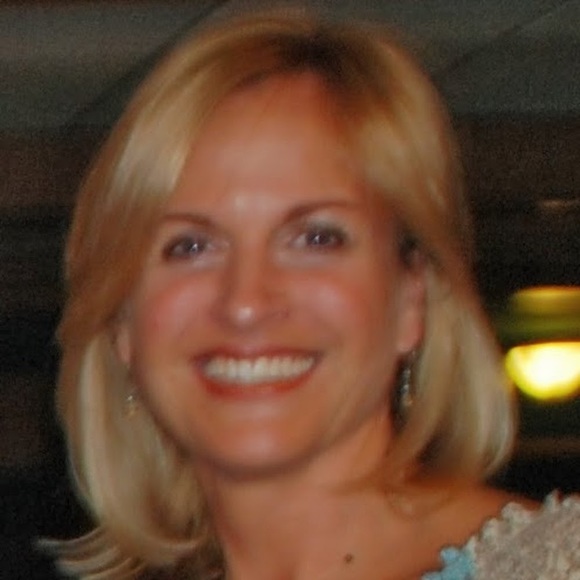 Profile Picture of Nancy Nemecek (@nancyannnem) on Poshmark