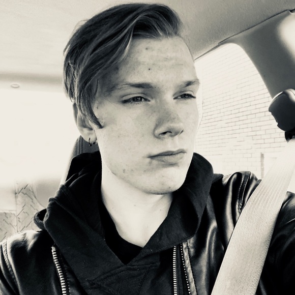 Profile Picture of Luke Raymond (@luke__rat) on Poshmark