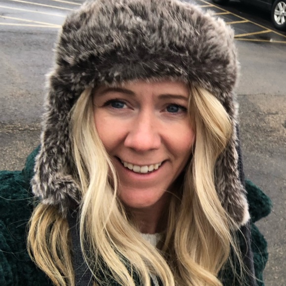 Profile Picture of Libby Winter (@libbywinter) on Poshmark