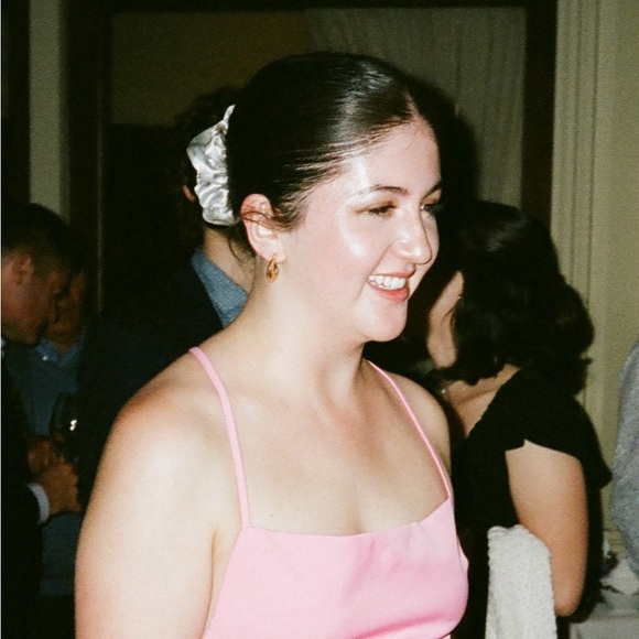 Profile Picture of Jen Arsenault (@jensarsenault) on Poshmark