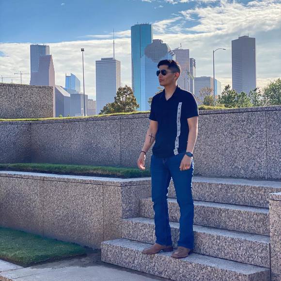 Profile Picture of Mike Mireles (@iiammiike) on Poshmark