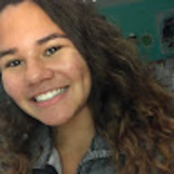 Profile Picture of *viktoria* Brown (@tori14848) on Poshmark