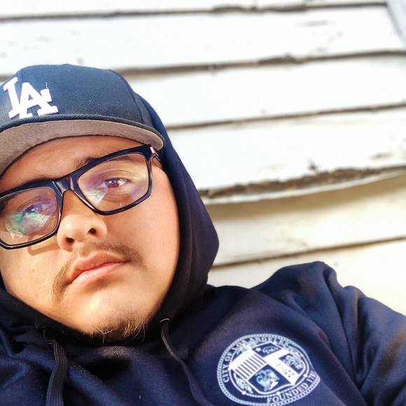 Profile Picture of Omar Arevalos (@arevalosomar) on Poshmark