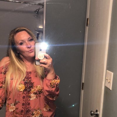 Profile Photo of Danielle (@danielle_prater) on Twitter