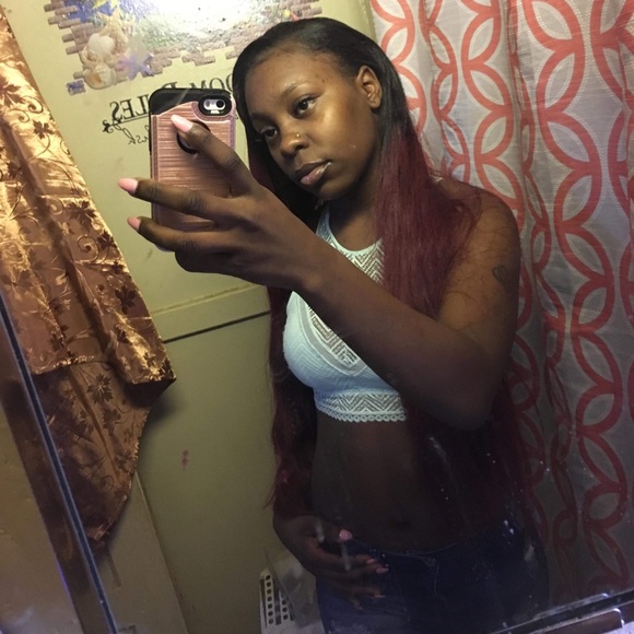 Profile Picture of Crystal Frager (@crystal19x) on Poshmark