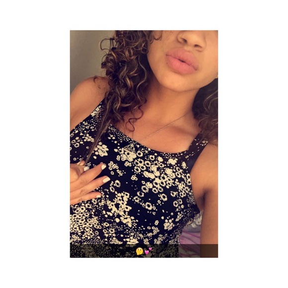 Profile Picture of Alixelys Torres (@ang3lis) on Poshmark